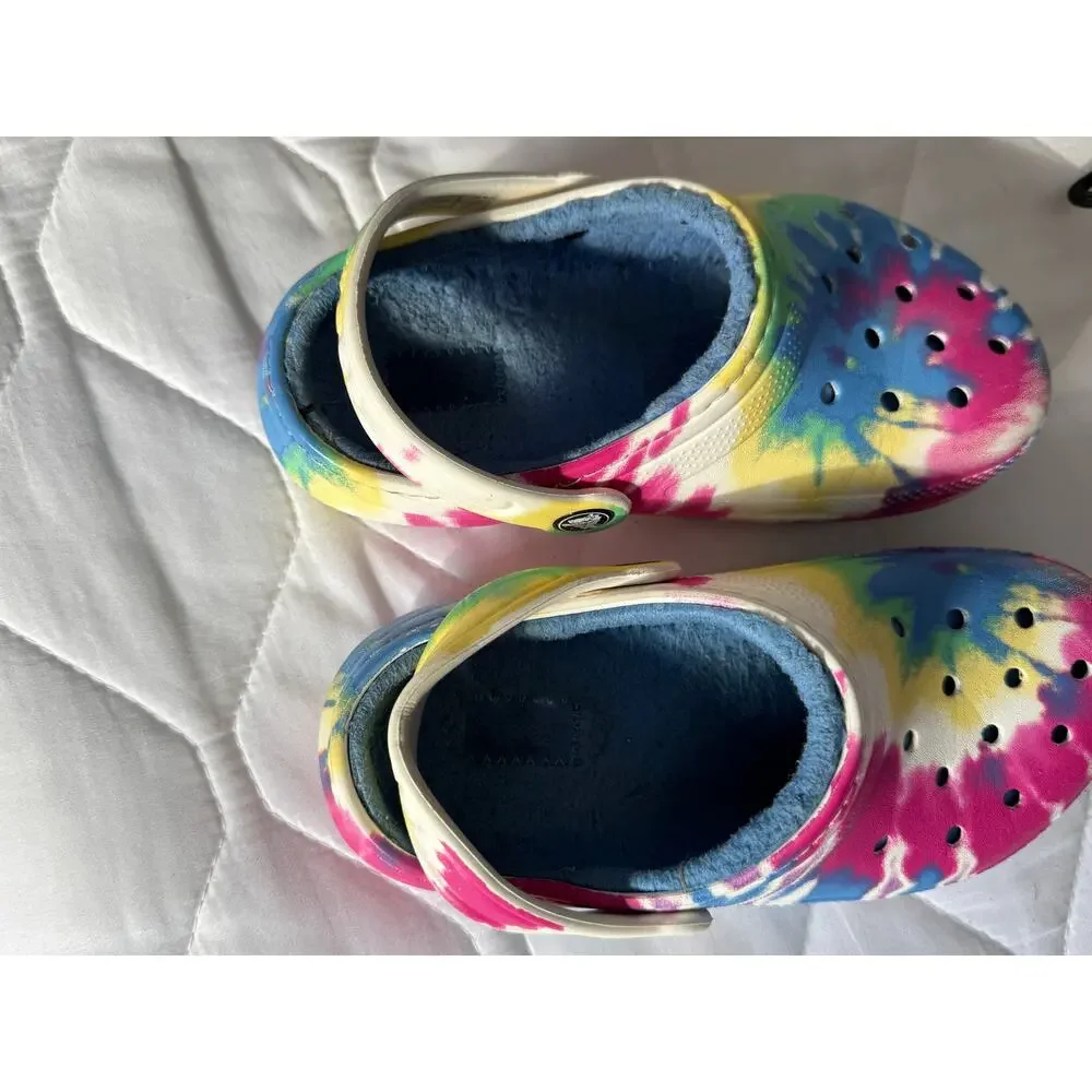 Crocs tie dye fleece lines size J1